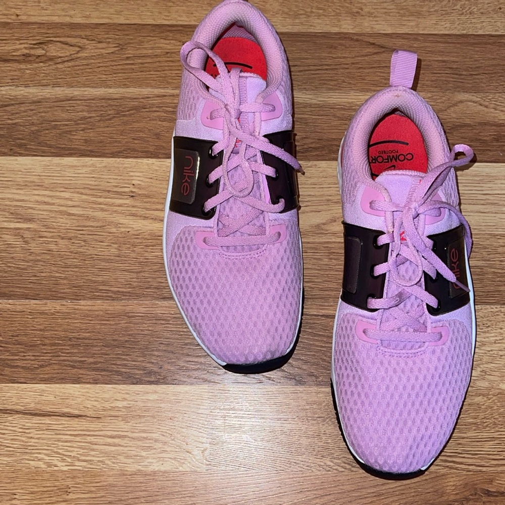 Nike Renew Women’s Sneakers Gently Used